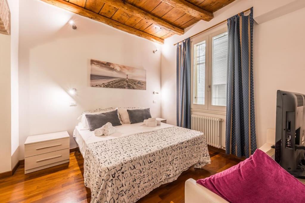San Vitale Apartment โบโลญญา ภายนอก รูปภาพ