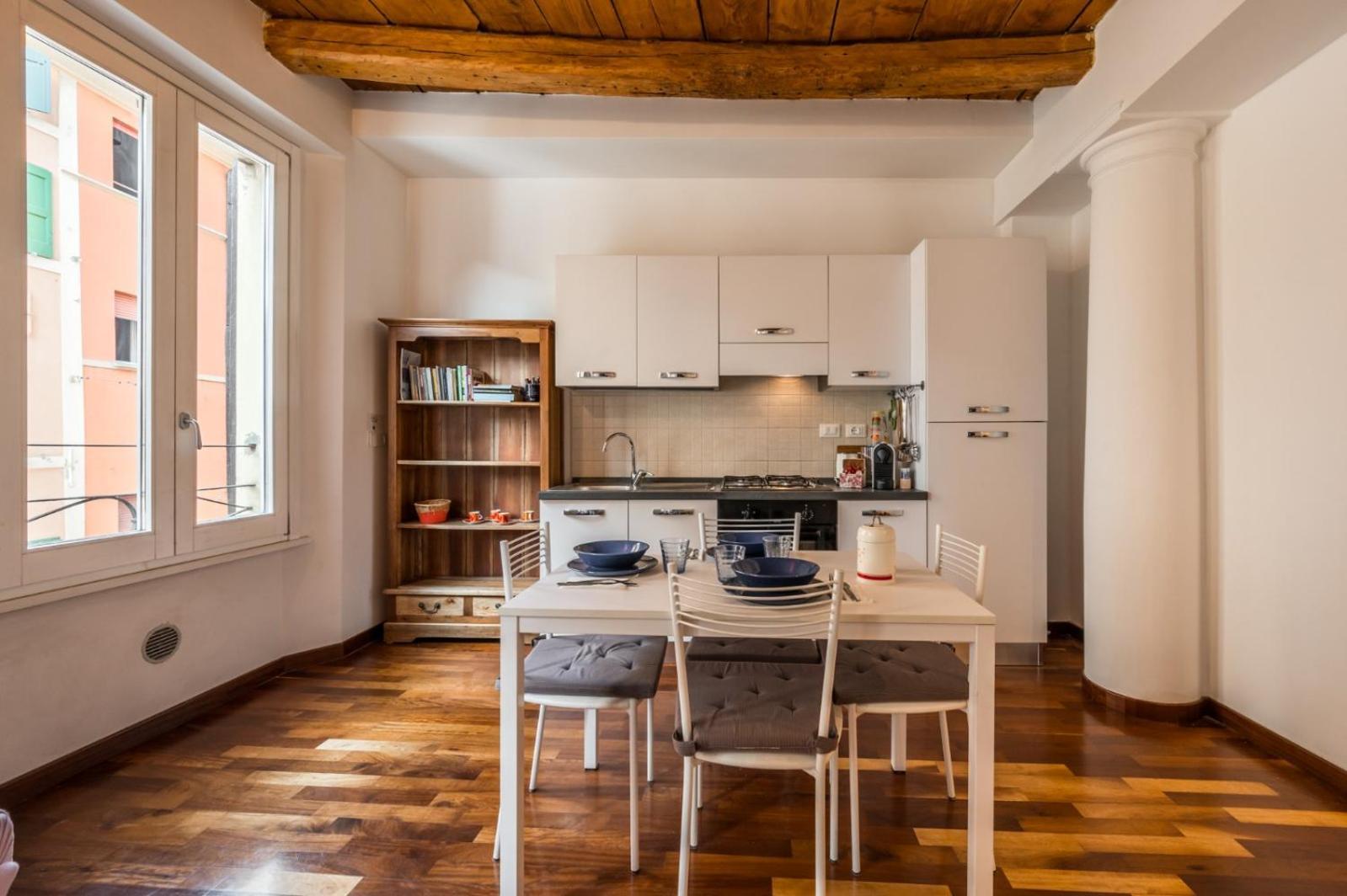 San Vitale Apartment โบโลญญา ภายนอก รูปภาพ